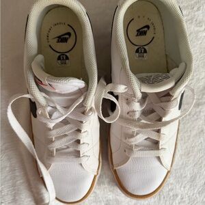 EUC Nike Court Legacy Sneakers 8.5 Men’s (fits 10.5 women’s)